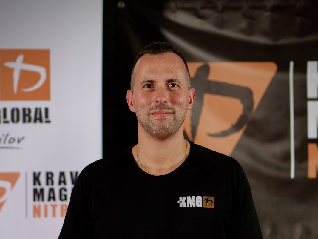 instruktor detskej sebaobrany Krav Maga